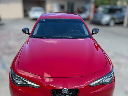 Used 2019 Alfa Romeo Giulia w/ Nero Edizione image 16