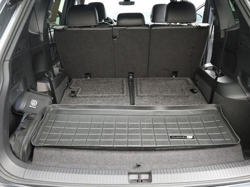 Used 2024 Volkswagen Tiguan SE R-Line image 15