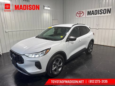 Used 2025 Ford Escape ST-Line AWD/4WD image 1