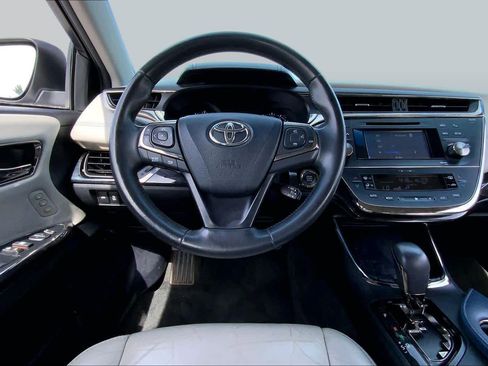 Used 2013 Toyota Avalon XLE Touring FWD image 6