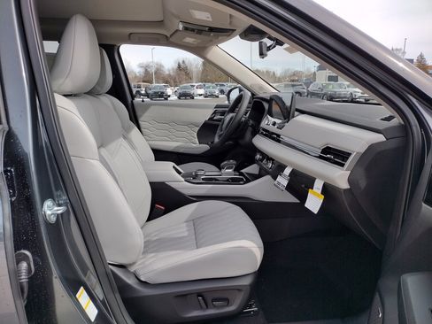 New 2026 Mitsubishi Outlander SEL image 12