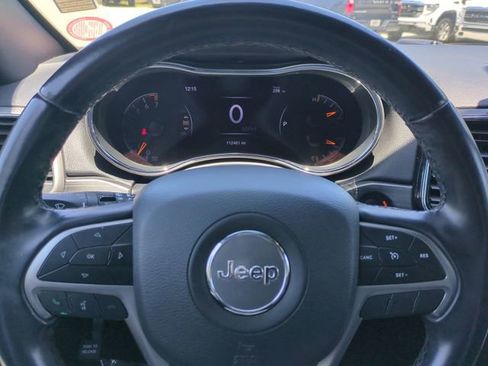 Used 2019 Jeep Grand Cherokee Laredo w/ Laredo X Package RWD image 31