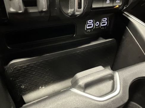 Used 2023 RAM 1500 Big Horn image 24