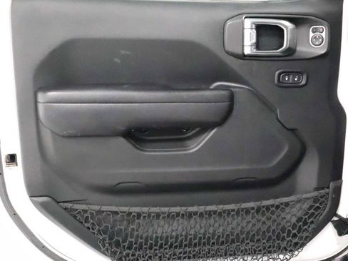 Used 2018 Jeep Wrangler Unlimited Sport S AWD/4WD image 15