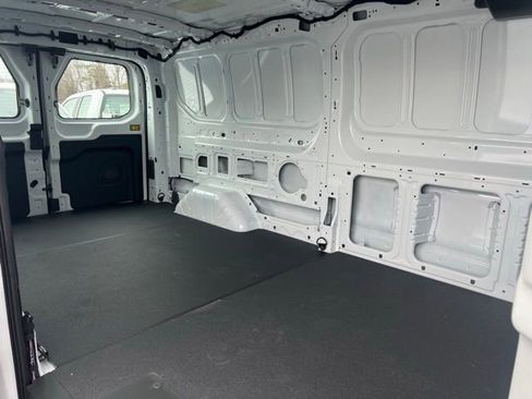 New 2024 Ford E-Transit Low Roof image 19