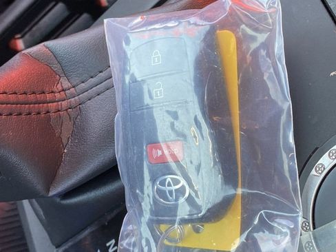 Used 2025 Toyota Tacoma SR5 image 10