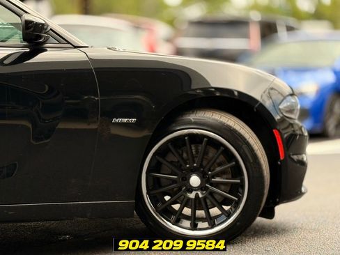 Used 2018 Dodge Charger R/T RWD image 8