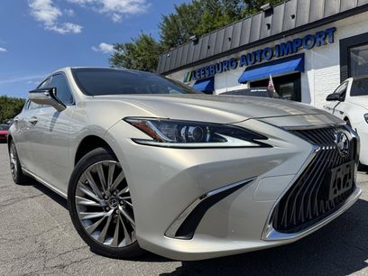 Used 2019 Lexus ES 300h w/ Luxury Package