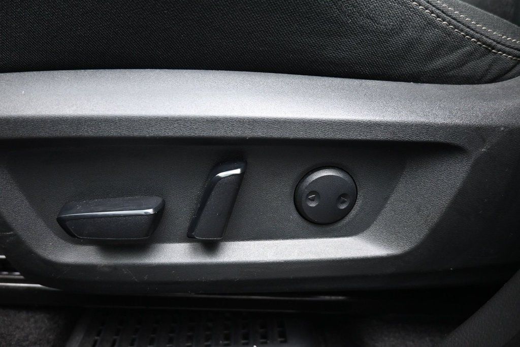 Used 2024 Nissan Rogue SV FWD image 19
