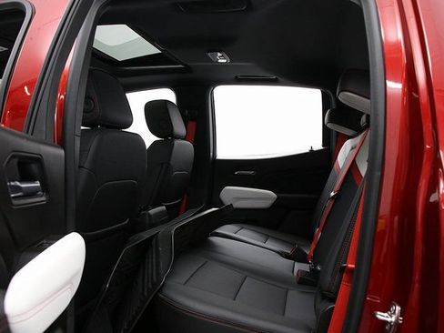 New 2025 GMC Canyon AT4 w/ AT4X AEV Edition AWD/4WD image 15