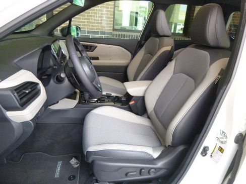 Used 2026 Subaru Forester Premium AWD/4WD image 6