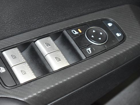 Used 2024 Mitsubishi Outlander ES image 35