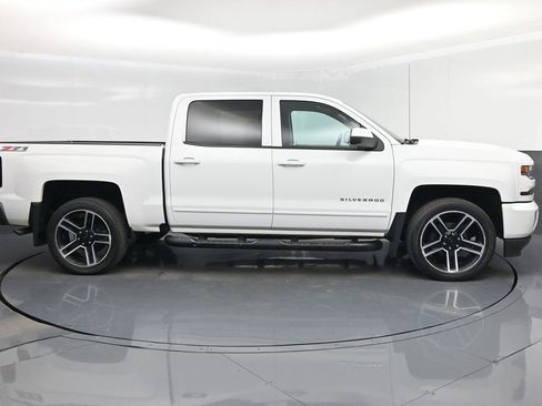 Used 2017 Chevrolet Silverado 1500 LT w/ LPO, Black Pack image 40