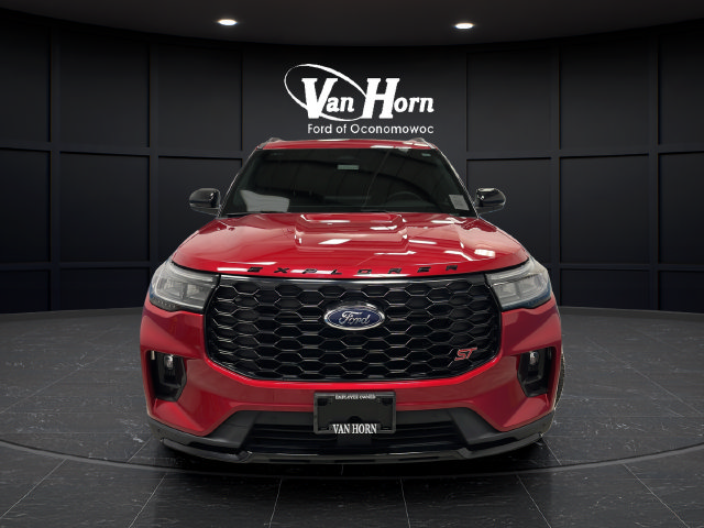 Used 2025 Ford Explorer ST AWD/4WD image 2