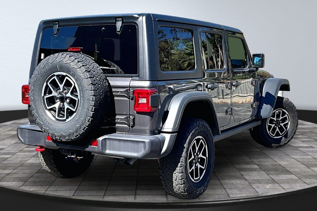 Used 2025 Jeep Wrangler Unlimited Rubicon w/ Convenience Group AWD/4WD image 22