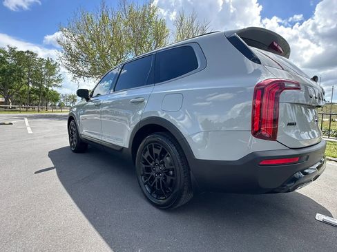 Used 2021 Kia Telluride EX w/ EX Premium Package image 5