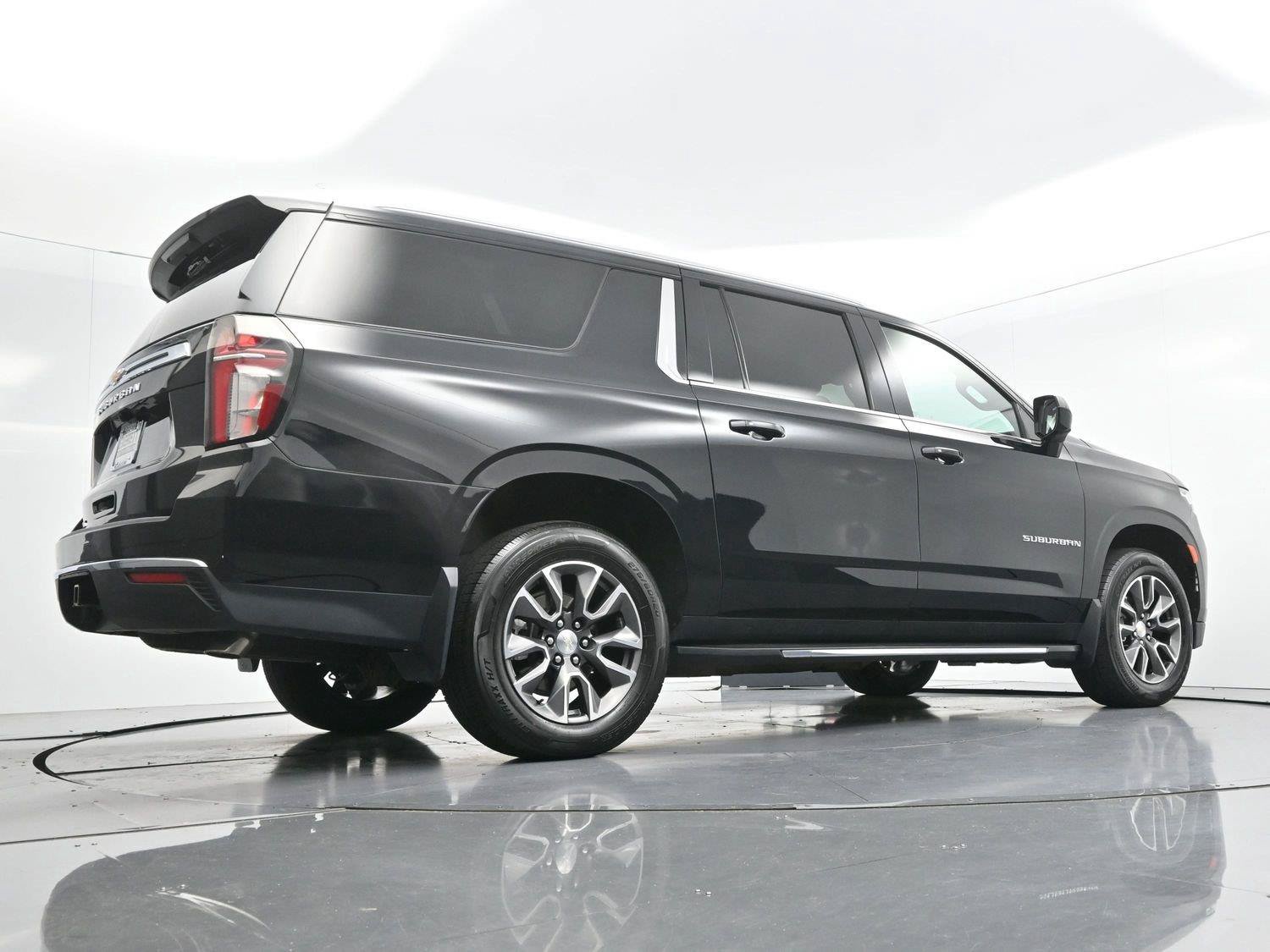 Used 2023 Chevrolet Suburban LS AWD/4WD image 54