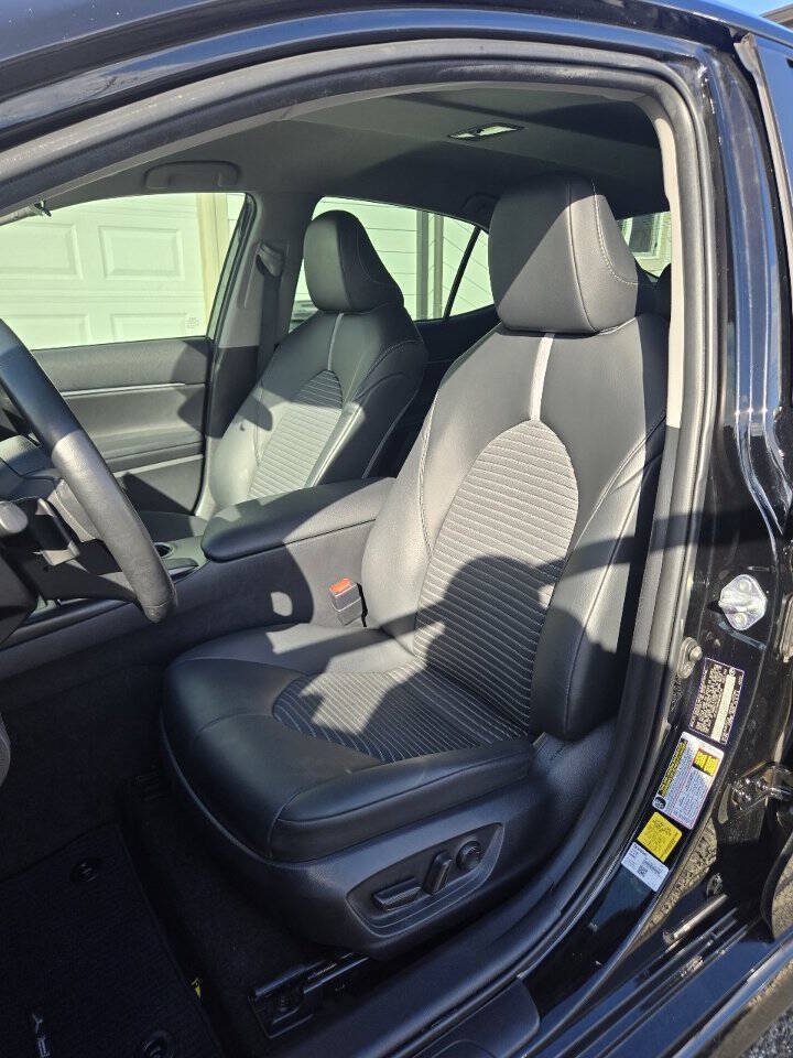 Used 2021 Toyota Camry SE w/ Carpet Mat Package (TMS) FWD image 8