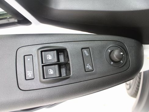 Used 2025 RAM ProMaster 2500 w/ Convenience Group image 13