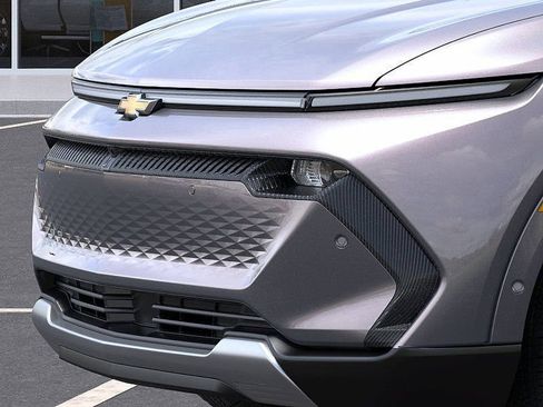 New 2025 Chevrolet Equinox EV LT image 13