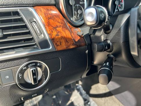 Used 2014 Mercedes-Benz GL 550 4MATIC image 40