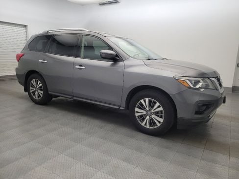 Used 2019 Nissan Pathfinder S image 11