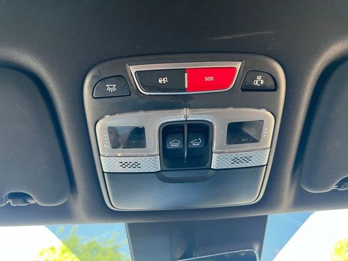 Used 2023 Kia Telluride AWD image 45