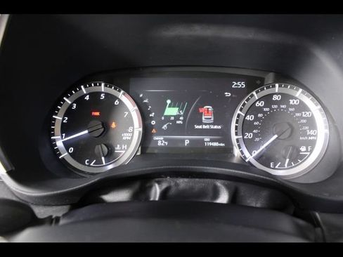 Used 2023 Toyota Highlander XLE AWD/4WD image 23
