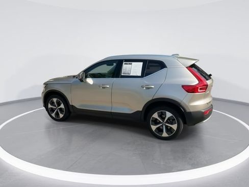 Used 2024 Volvo XC40 B5 Plus AWD/4WD image 5