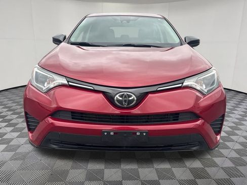 Used 2018 Toyota RAV4 LE image 8