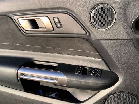 Used 2017 Ford Mustang Shelby GT350 image 30