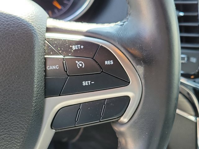 Used 2019 Jeep Grand Cherokee Limited AWD/4WD image 13