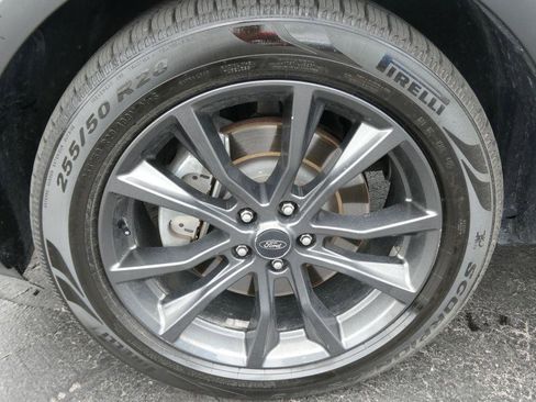 Used 2018 Ford Explorer XLT w/ Equipment Group 202A FWD image 10