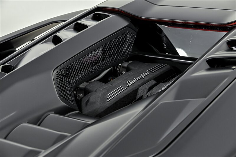Used 2024 Lamborghini Revuelto AWD/4WD image 23
