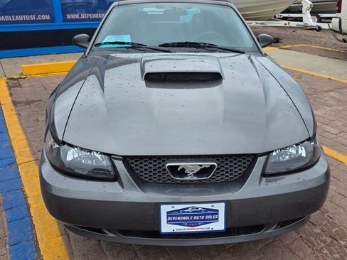 Used 2004 Ford Mustang GT RWD image 2