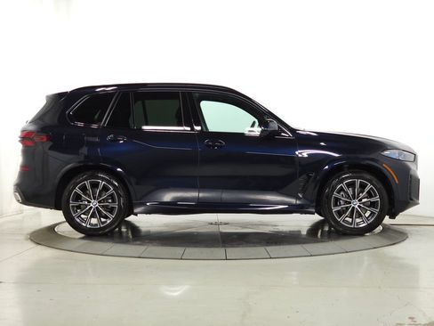 Used 2024 BMW X5 xDrive40i w/ M Sport Package AWD/4WD image 10
