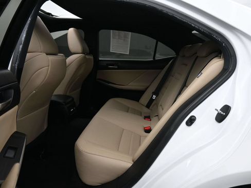 Used 2020 Lexus IS 300 F Sport w/ F Sport Package AWD/4WD image 18