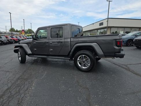 Used 2024 Jeep Gladiator Sport w/ Premium Package AWD/4WD image 5