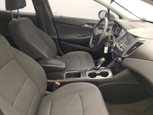 Used 2019 Chevrolet Cruze LT image 21