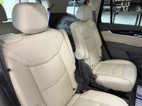 Used 2024 Cadillac XT6 Premium Luxury w/ Technology Package AWD/4WD image 30