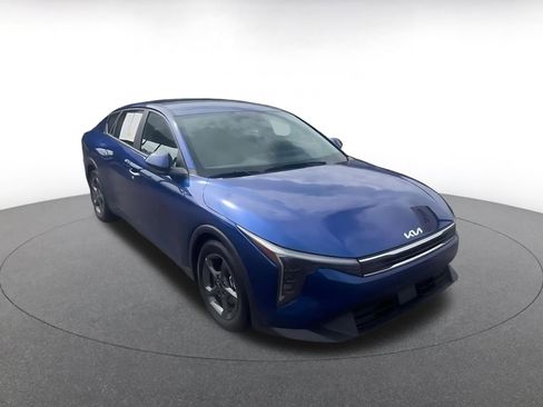 Used 2025 Kia K4 FWD image 3