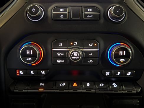 Used 2020 Chevrolet Silverado 2500 LTZ w/ LTZ Texas Edition image 17