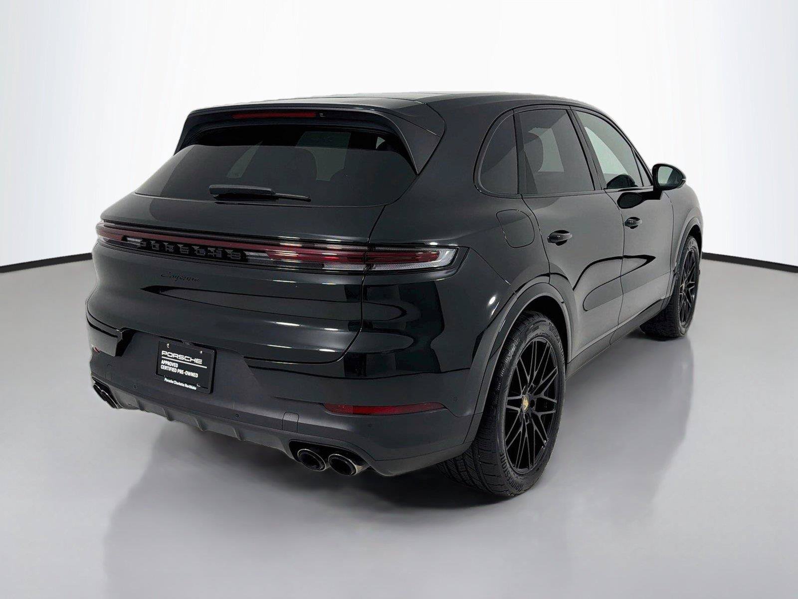 Certified 2024 Porsche Cayenne AWD/4WD image 27