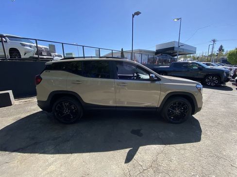 Used 2023 GMC Terrain SLE w/ Elevation Edition AWD/4WD image 7