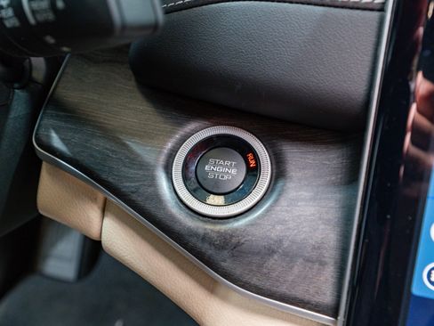 Used 2023 Jeep Grand Cherokee 4WD 4xe image 33