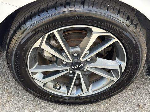 Used 2023 Kia Forte LXS image 13