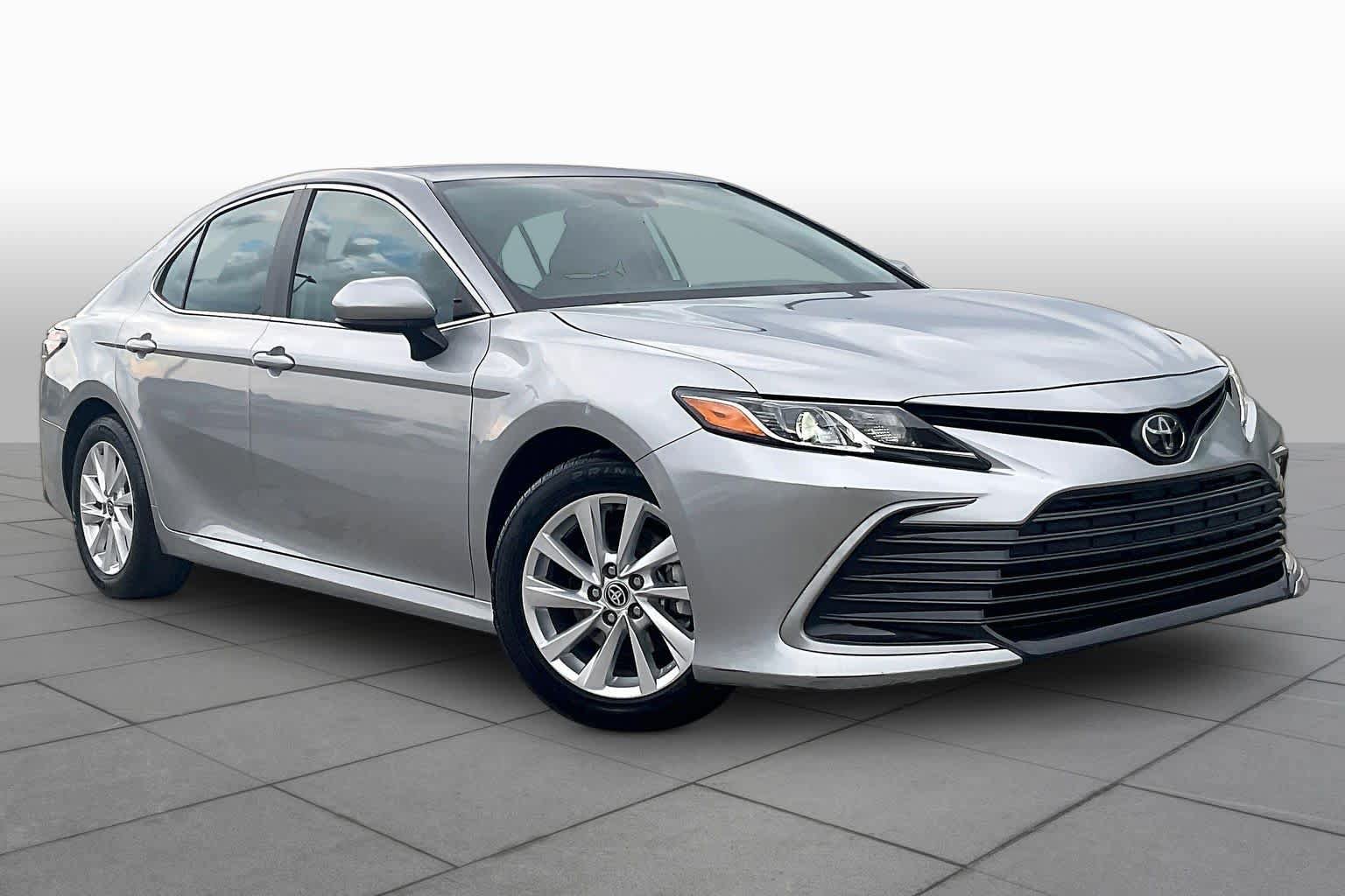 Used 2024 Toyota Camry LE FWD image 3