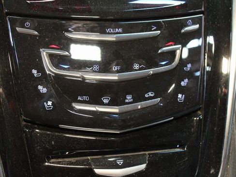 Used 2016 Cadillac Escalade Platinum image 26