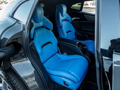 Used 2025 Ferrari Purosangue image 25