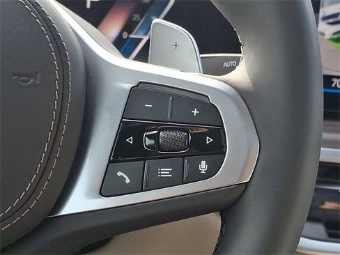 Used 2025 BMW X6 xDrive40i w/ Executive Package image 23